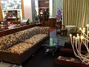 Crystal Palace Hotel Γιανγκόν